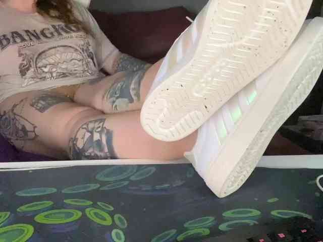 NylonQueen webcam