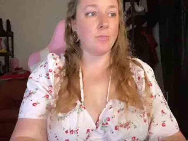 NylonQueen webcam