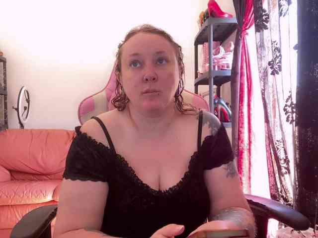 NylonQueen webcam