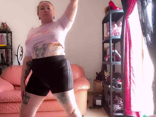NylonQueen