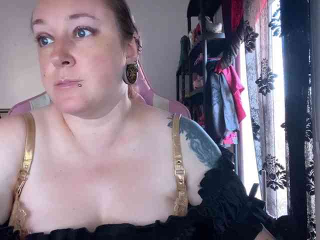 NylonQueen