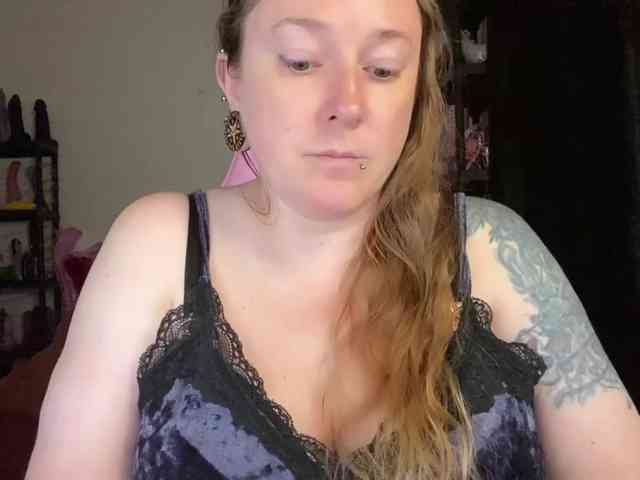 NylonQueen webcam