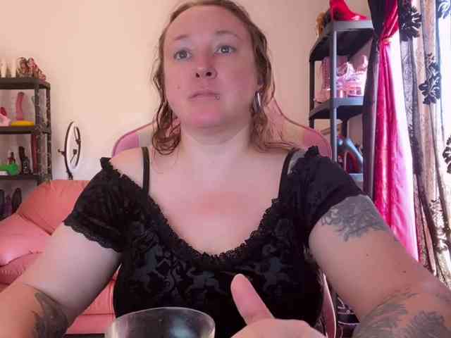 NylonQueen webcam