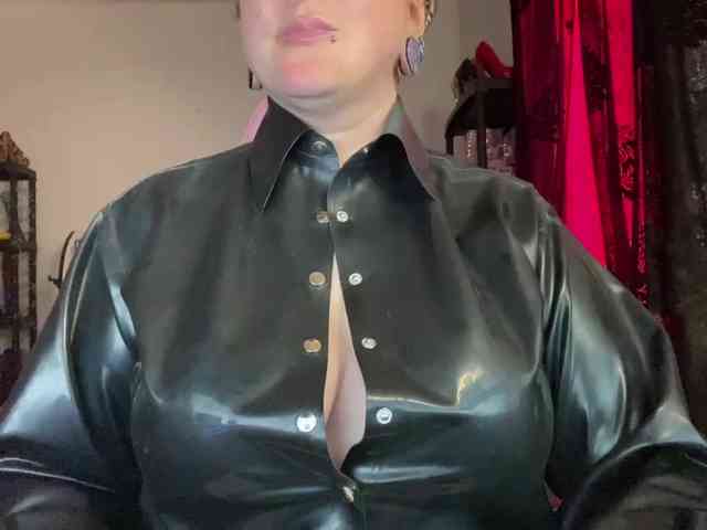 NylonQueen
