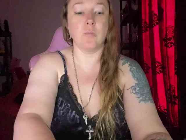 NylonQueen webcam