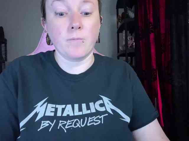 NylonQueen webcam