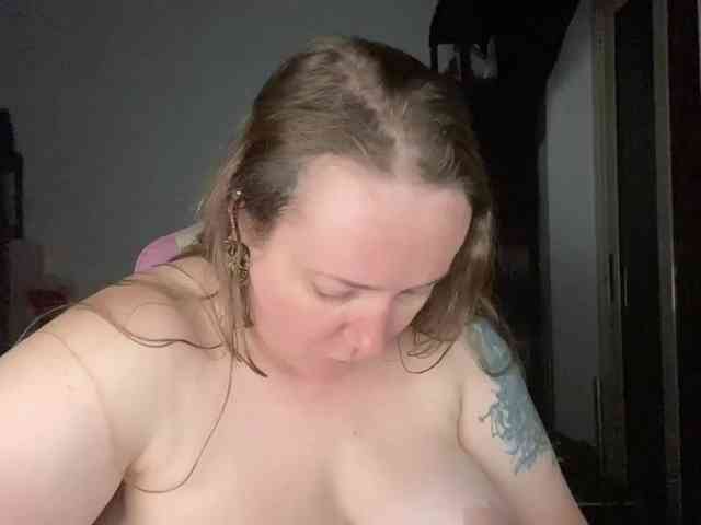 NylonQueen webcam