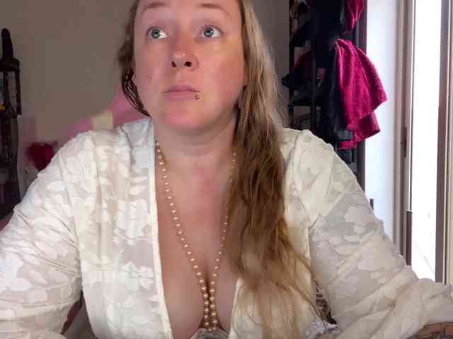 NylonQueen NylonQueen