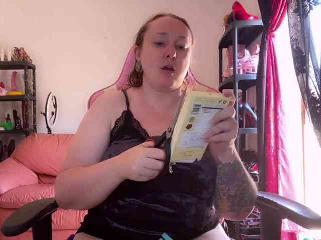 NylonQueen webcam