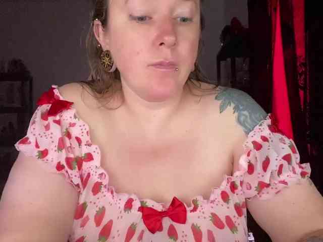 NylonQueen webcam