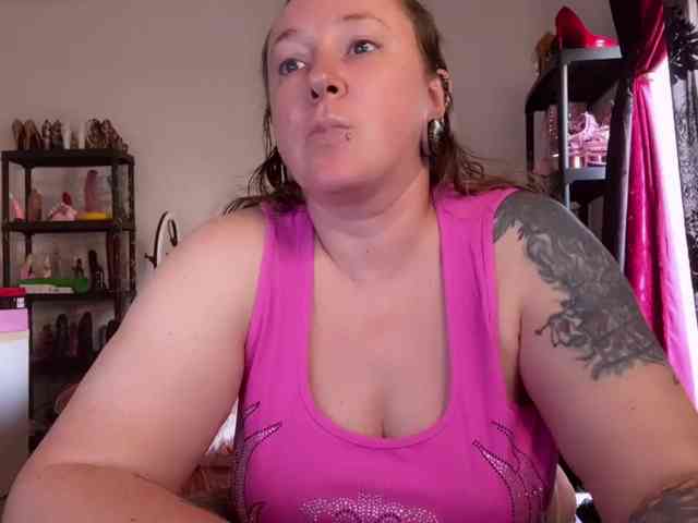 NylonQueen webcam