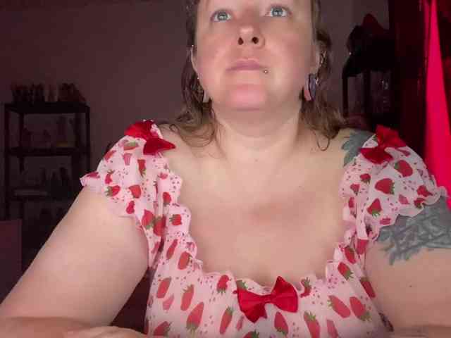 NylonQueen webcam