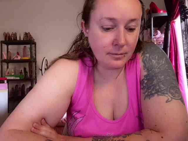 NylonQueen webcam