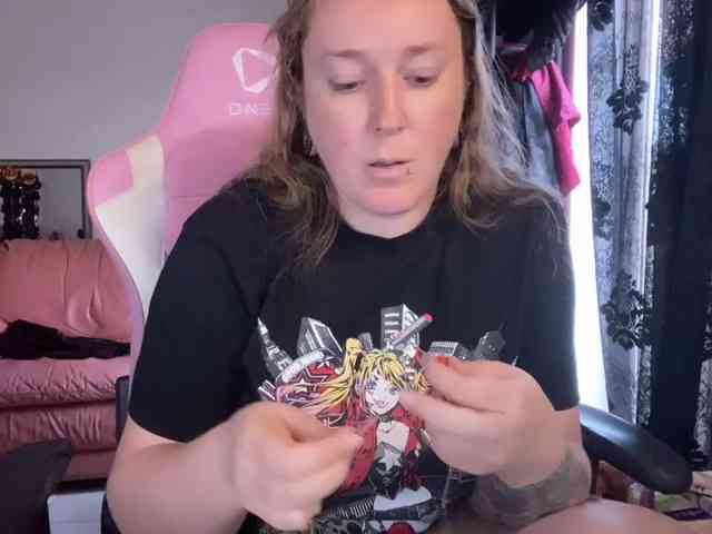NylonQueen webcam