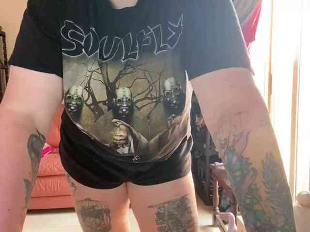 NylonQueen webcam