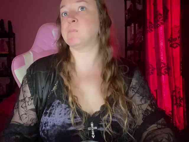 Modella: NylonQueen