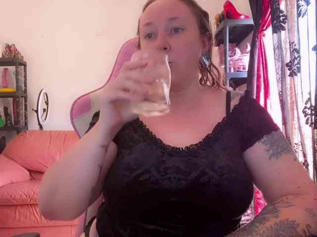 NylonQueen webcam