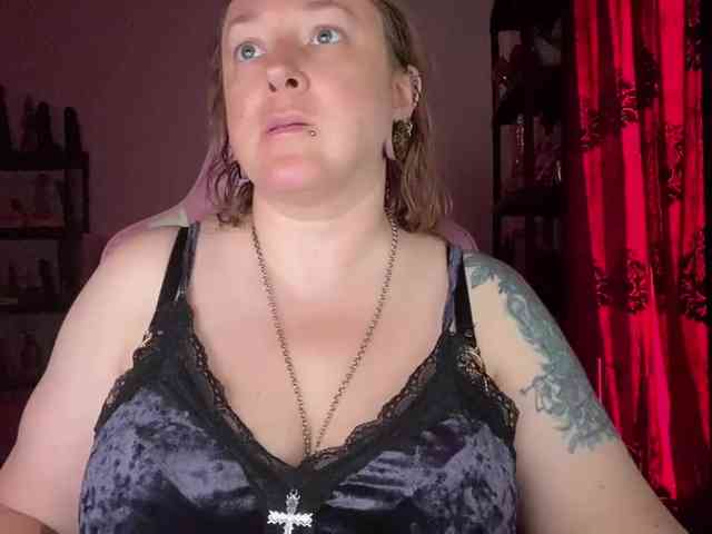 NylonQueen webcam