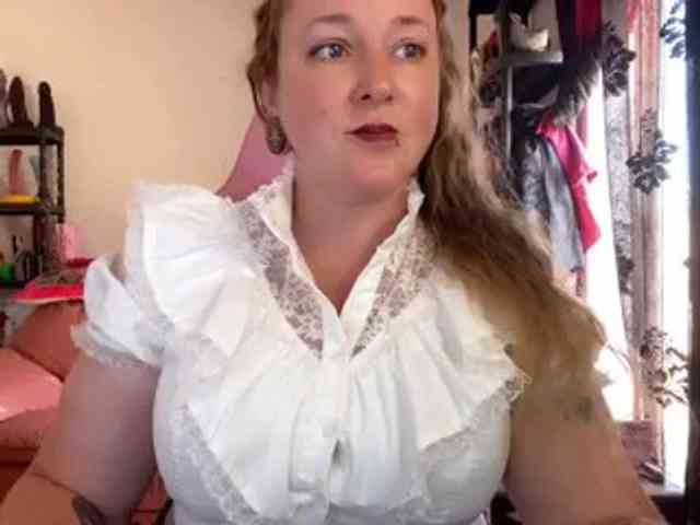 NylonQueen webcam