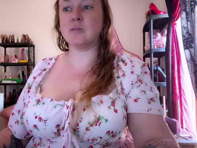 NylonQueen webcam