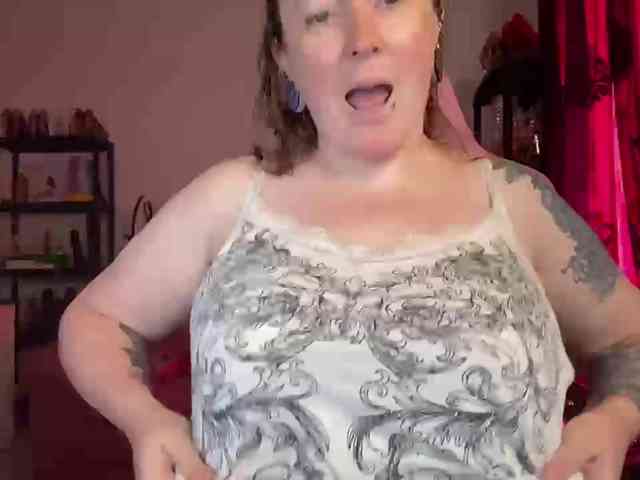 NylonQueen webcam
