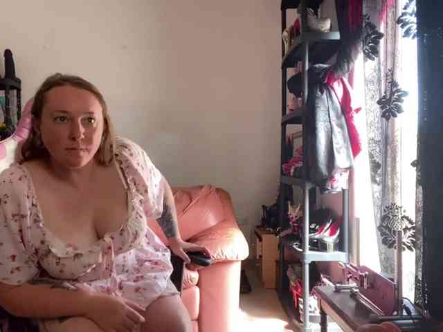 NylonQueen webcam
