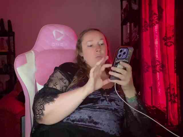 NylonQueen webcam