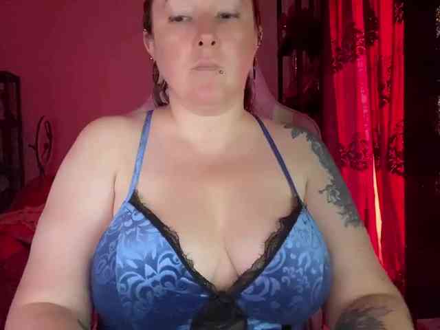 NylonQueen webcam