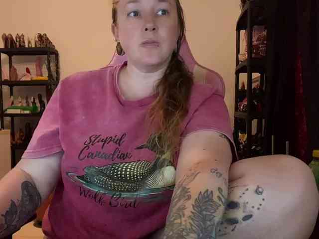 NylonQueen webcam
