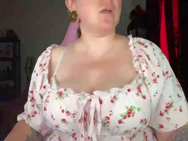 NylonQueen Sex Cam Show