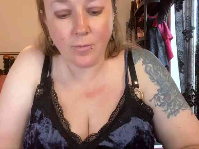 NylonQueen