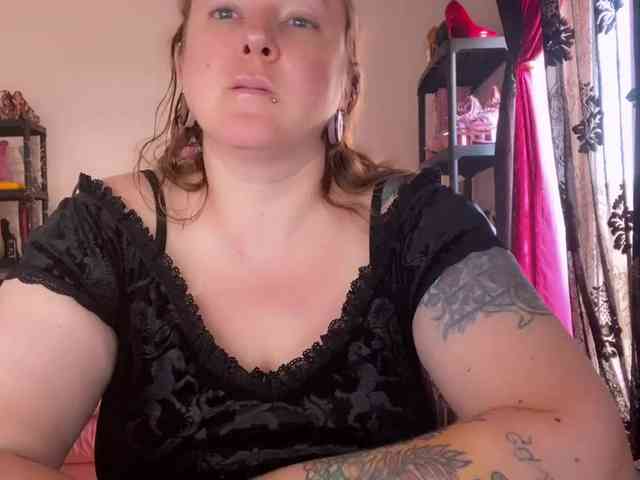 NylonQueen webcam