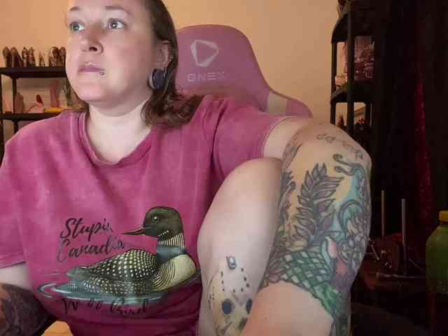NylonQueen webcam
