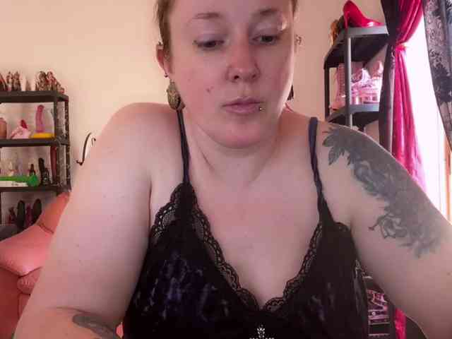 NylonQueen webcam