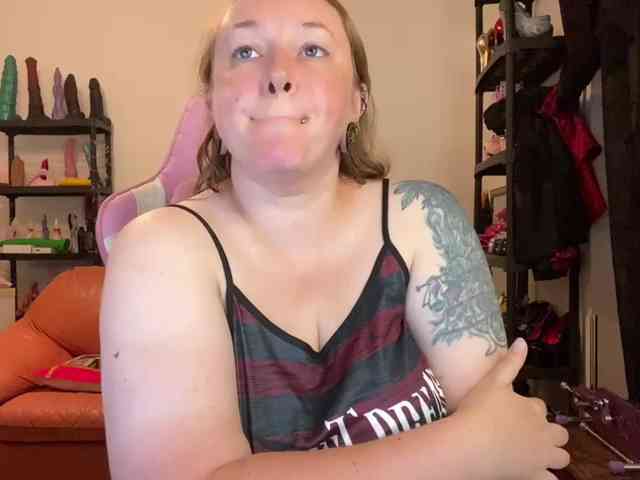 NylonQueen webcam
