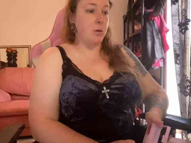 NylonQueen