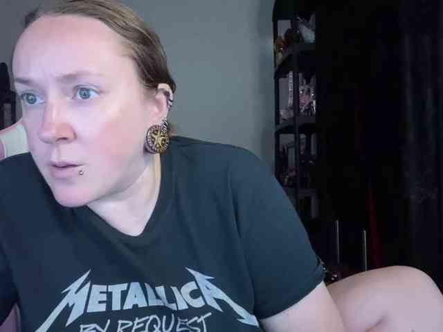 NylonQueen webcam
