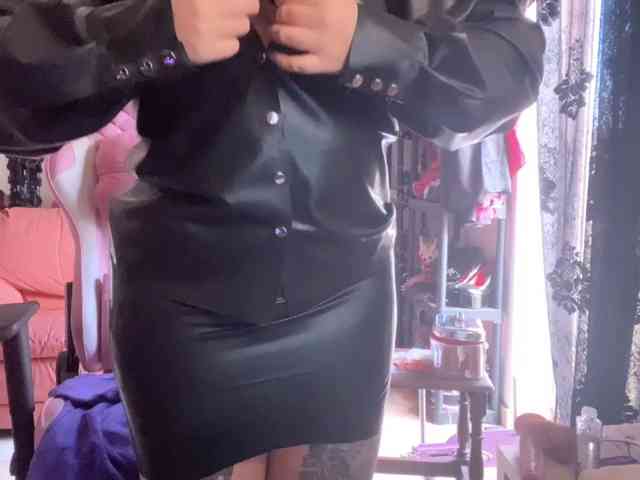 NylonQueen