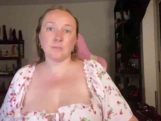 nylonqueen's live room