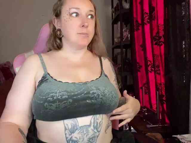 NylonQueen