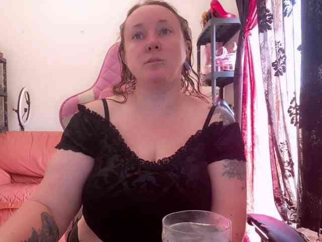 NylonQueen webcam