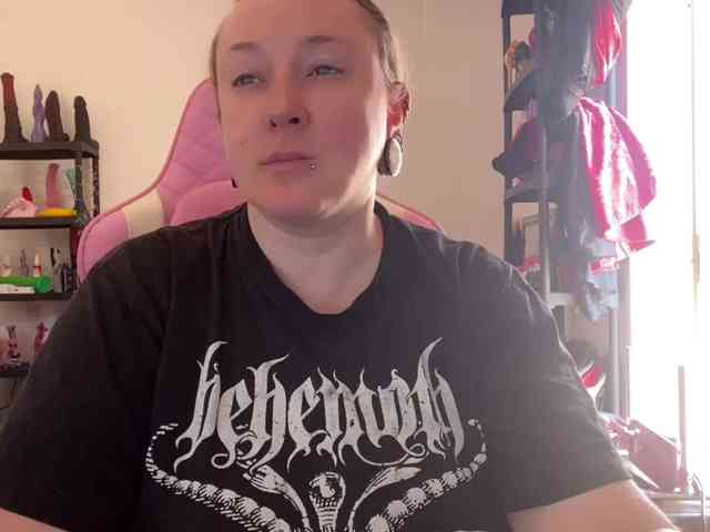 NylonQueen webcam