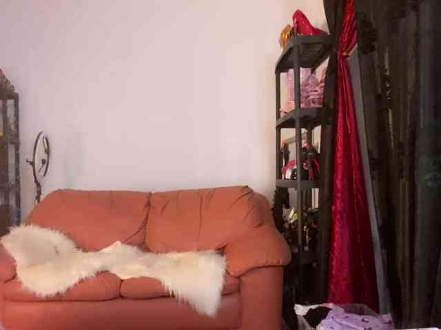 NylonQueen webcam