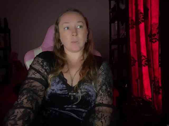 NylonQueen webcam