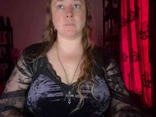 NylonQueen webcam