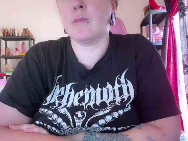 NylonQueen webcam