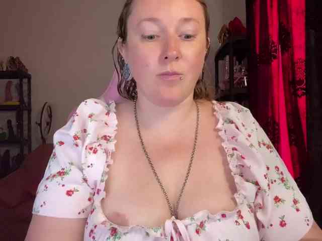 NylonQueen webcam