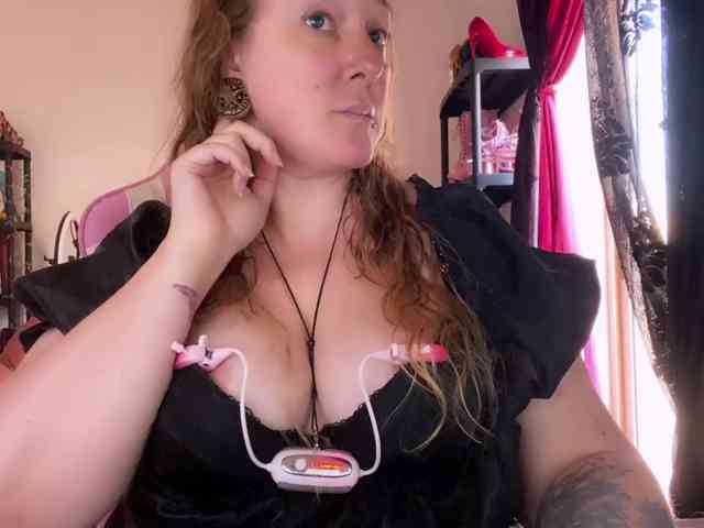 NylonQueen
