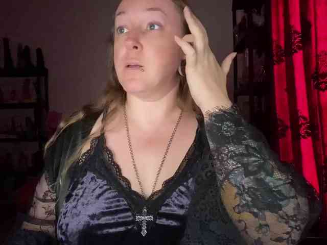 NylonQueen webcam