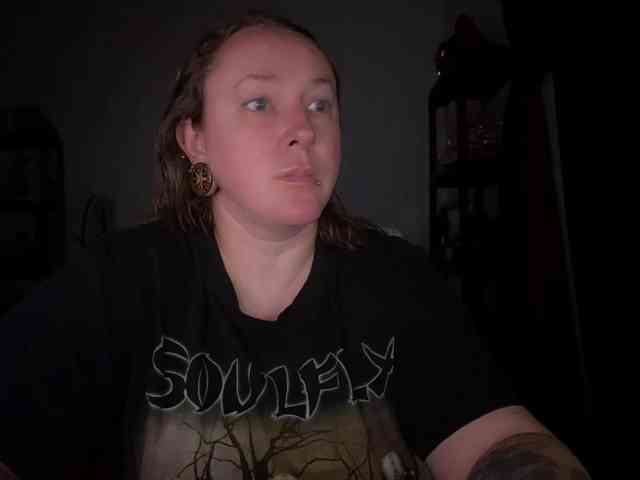 NylonQueen webcam